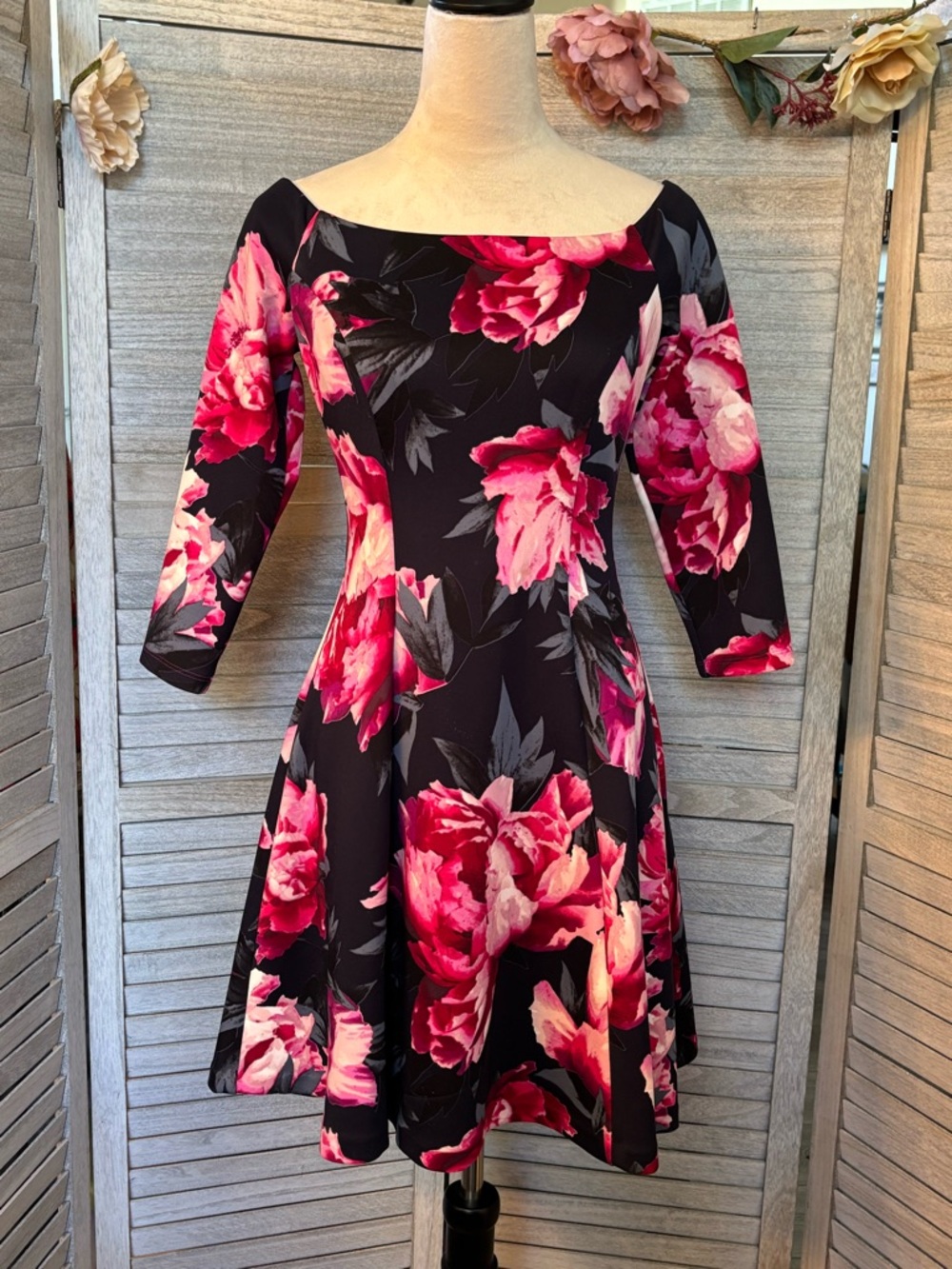 VINCE CAMUTO Women’s SZ 6 Floral Black, Fuchsia & Pink SCUBA Dress, Fit & Flair